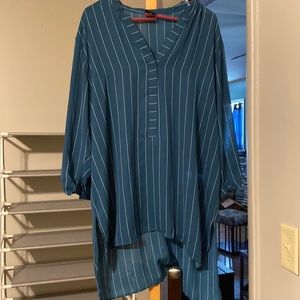 NWOT Worthington striped high-low tunic.